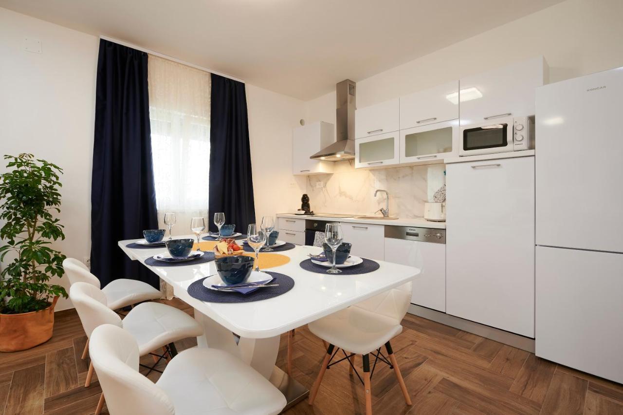 New 4* Apartman Zoa In Trogir Exterior photo